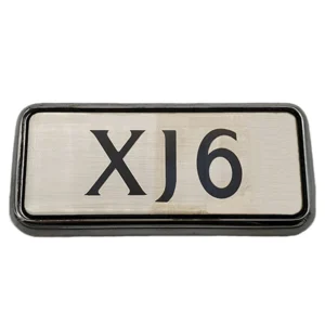 scritta XJ6 bagagliaio Jaguar XJ40